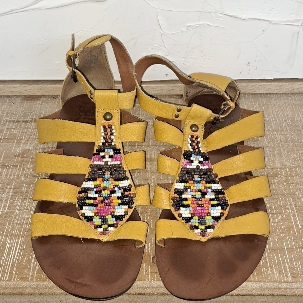 Nine West Vintage collection strappy Sandals 9 mustard yellow with beads